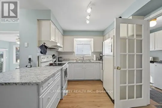23 LYNNGATE GROVE