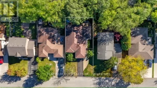 23 LYNNGATE GROVE