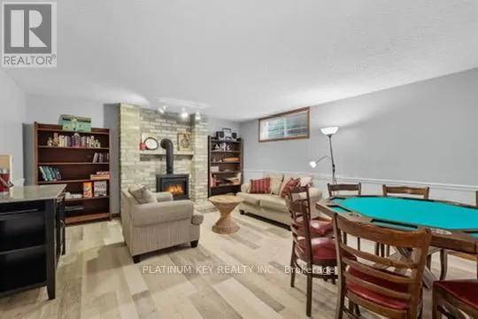 23 LYNNGATE GROVE