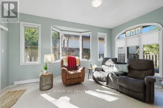 23 LYNNGATE GROVE