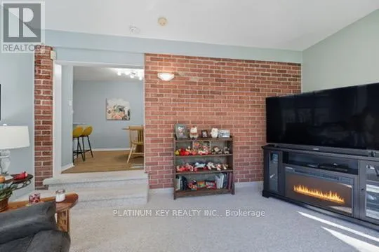 23 LYNNGATE GROVE
