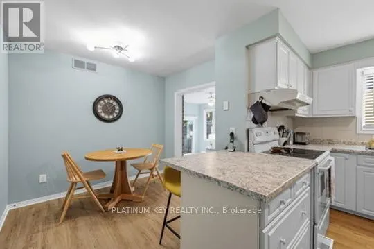 23 LYNNGATE GROVE