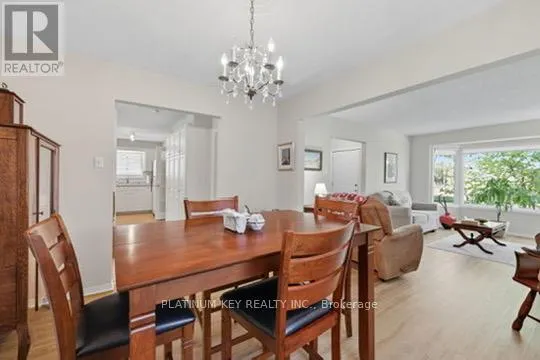 23 LYNNGATE GROVE