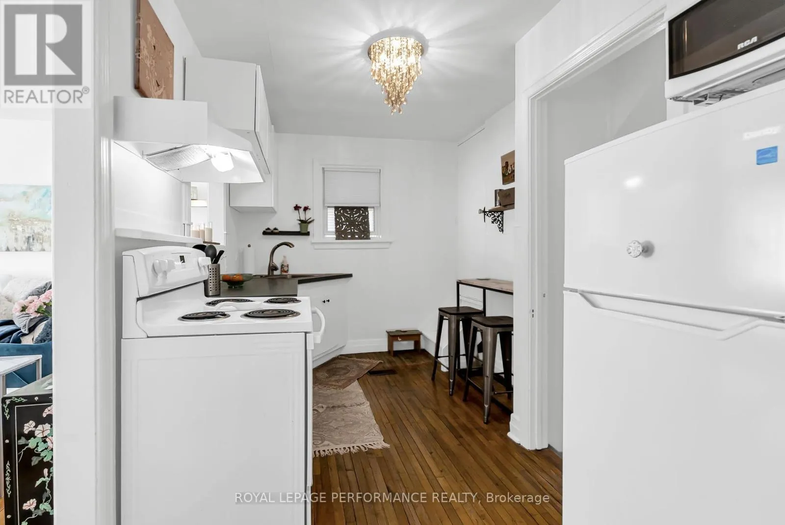 543 FIFTH STREET E