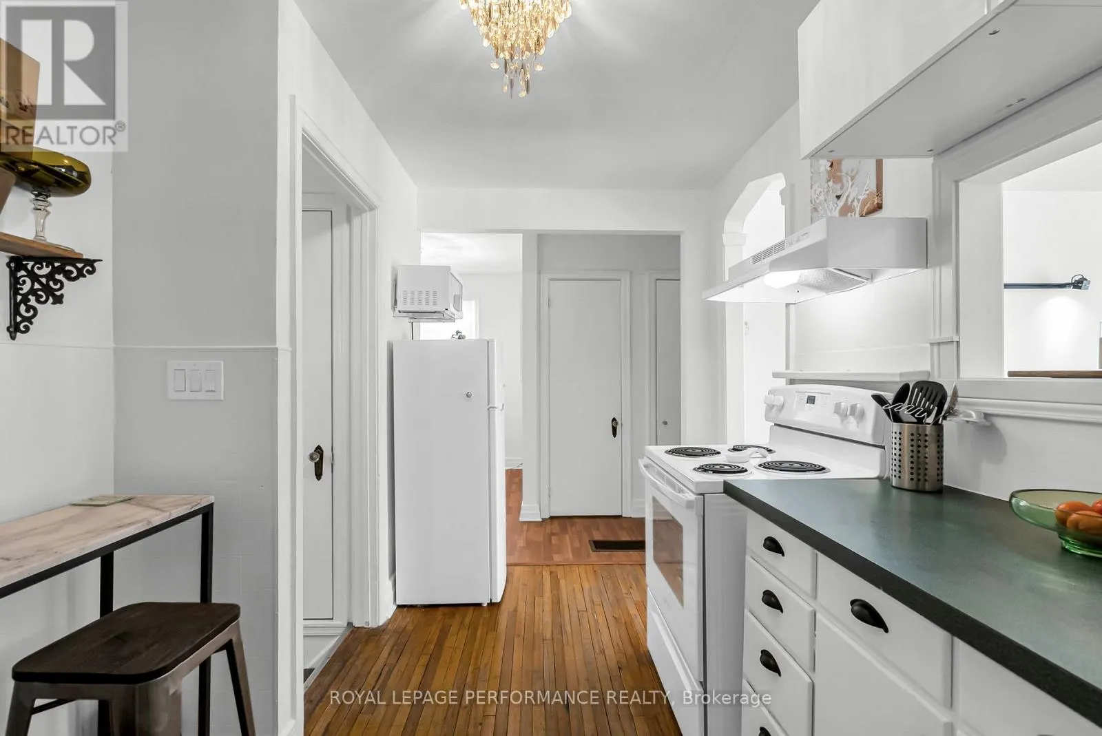 543 FIFTH STREET E