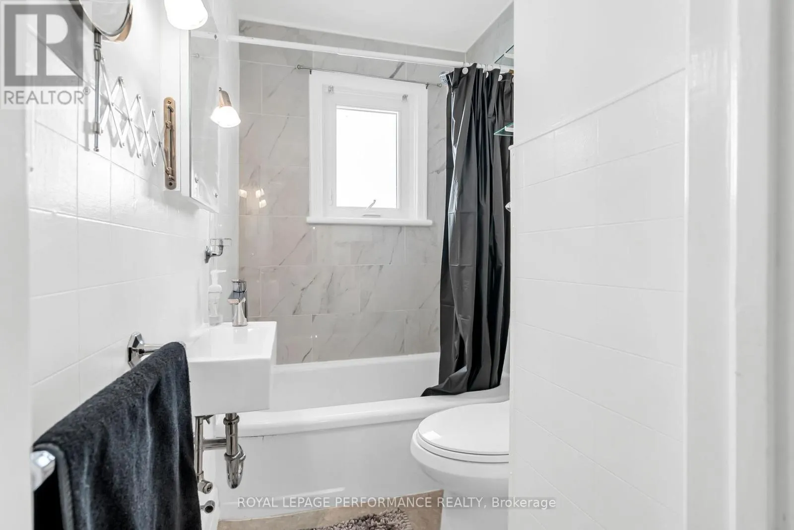543 FIFTH STREET E