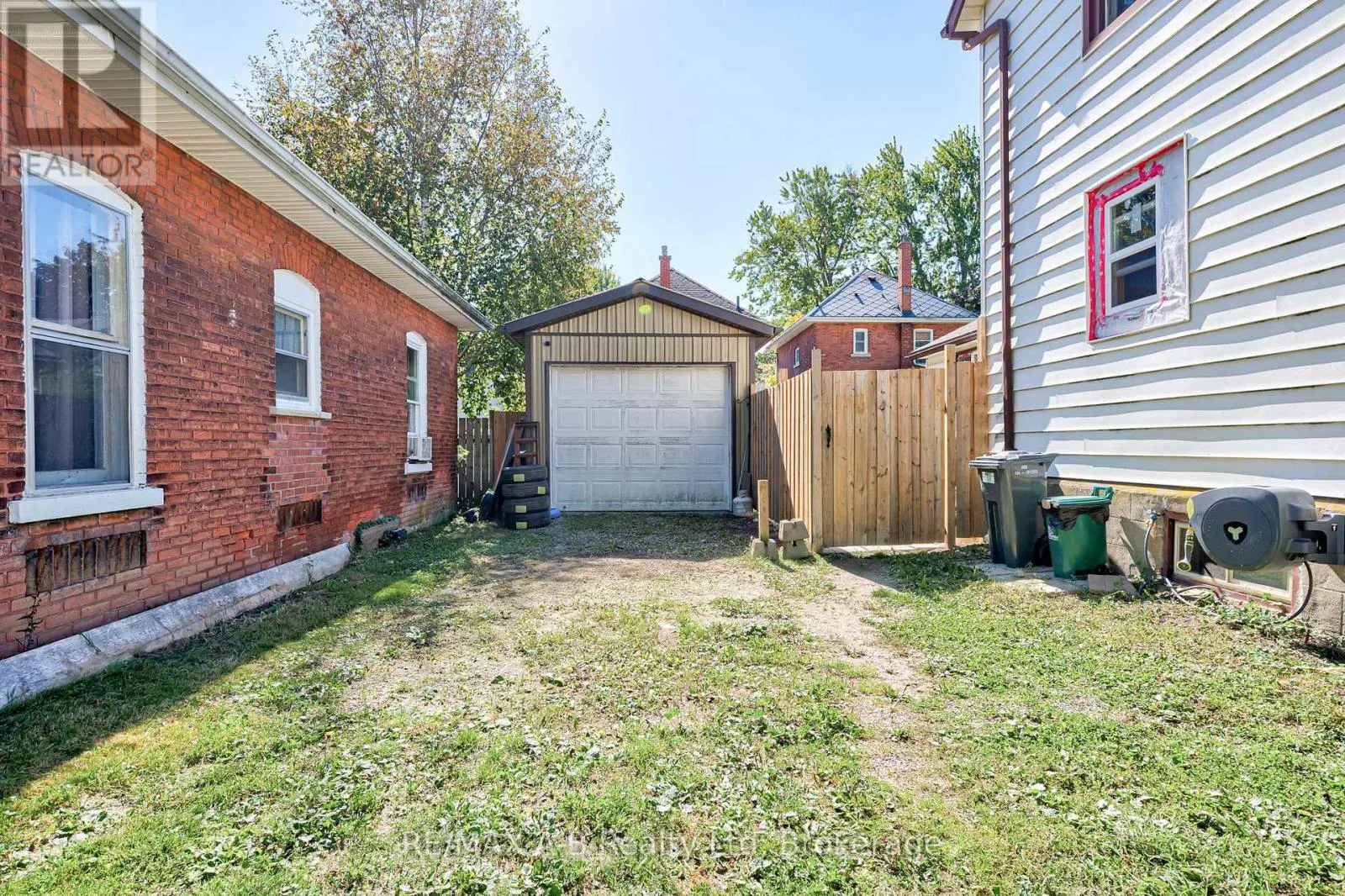 27 BRANT STREET