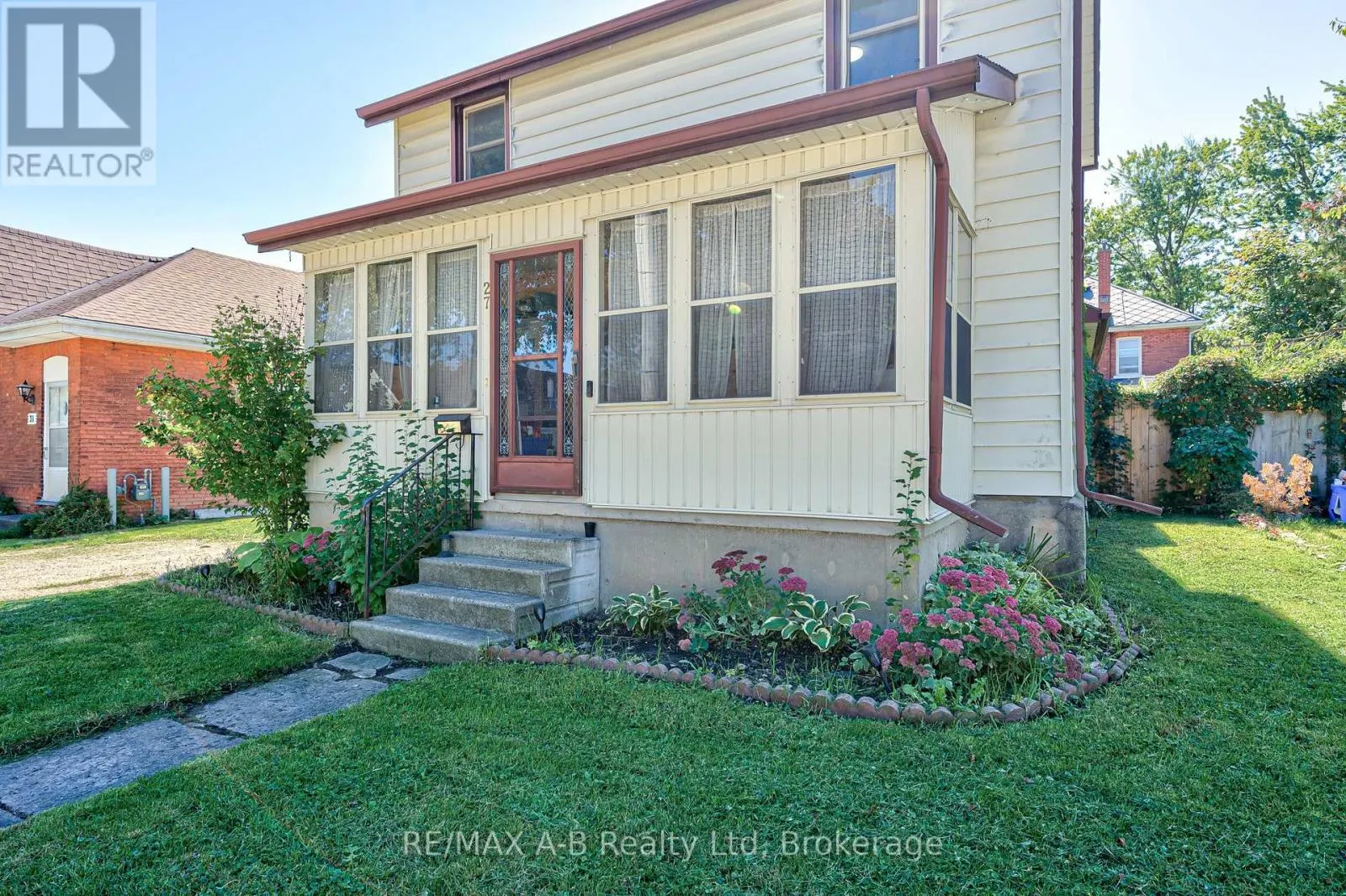 27 BRANT STREET