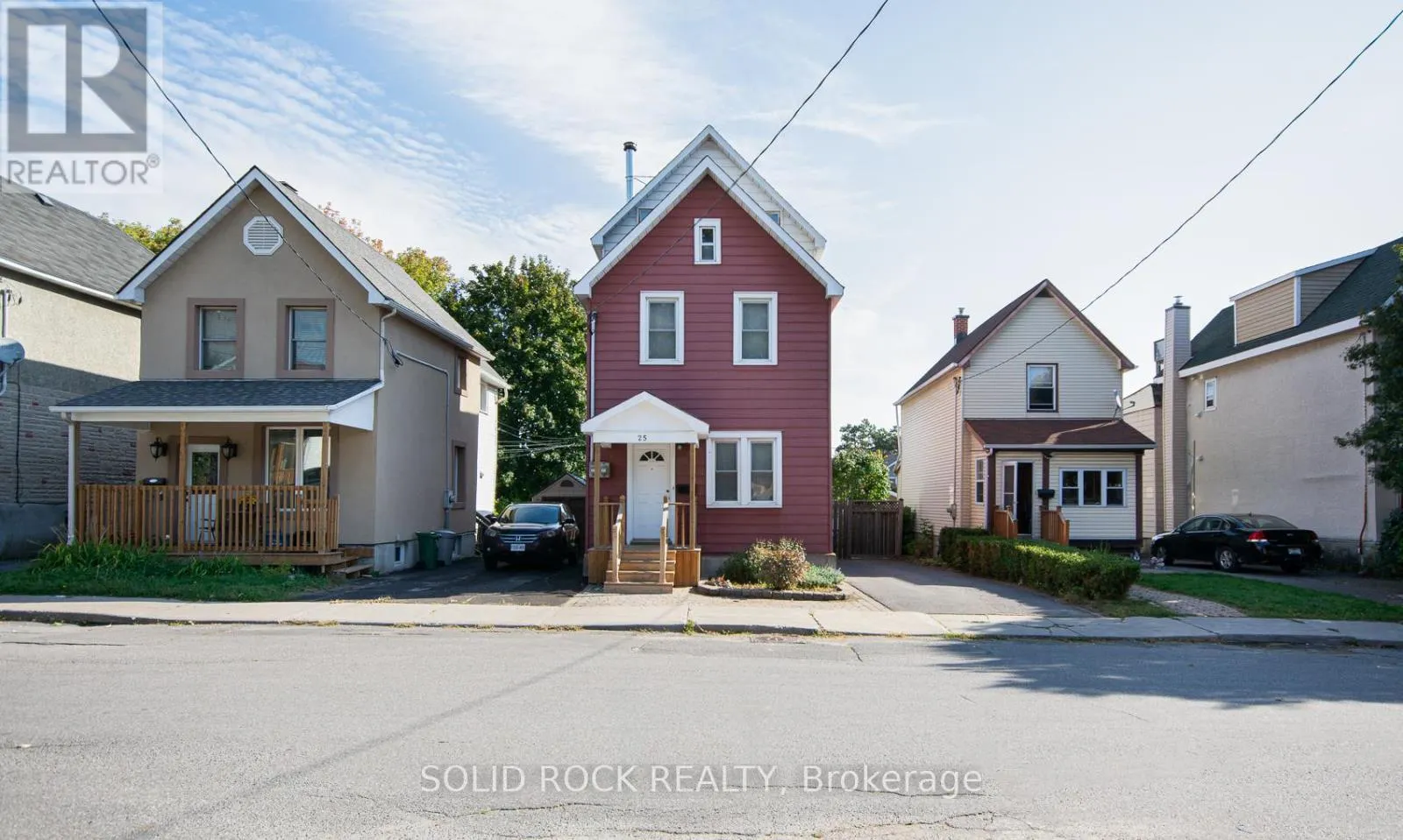 25 CHAMPAGNE AVENUE S