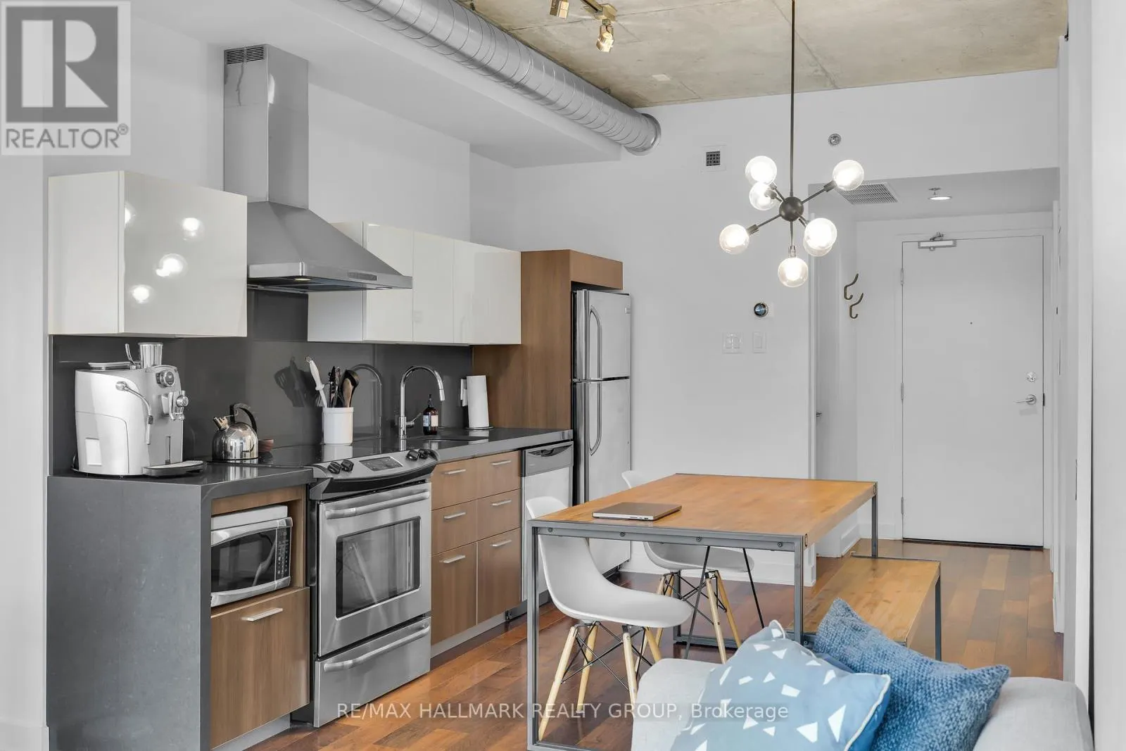 638 - 340 MCLEOD STREET