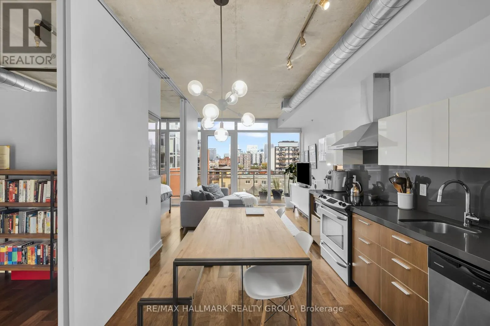 638 - 340 MCLEOD STREET