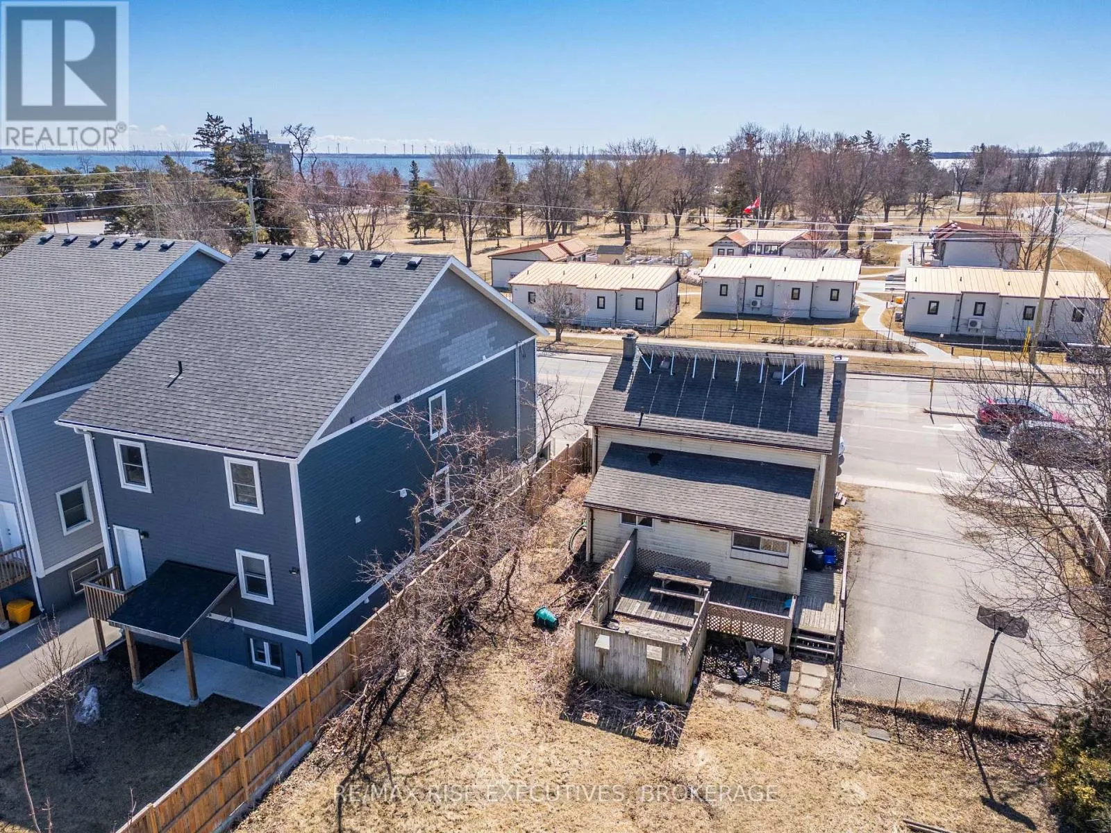 789 KING STREET W