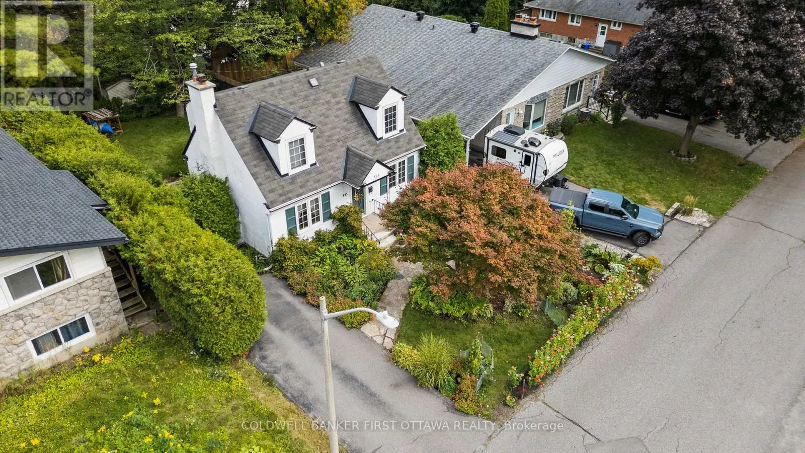 895 DUNDEE AVENUE