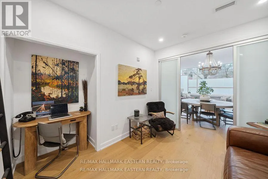 TH 01 - 195 HUNTER STREET E, #TH 01