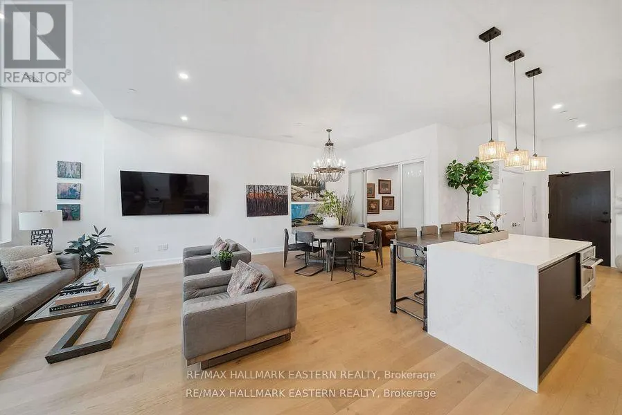 TH 01 - 195 HUNTER STREET E, #TH 01