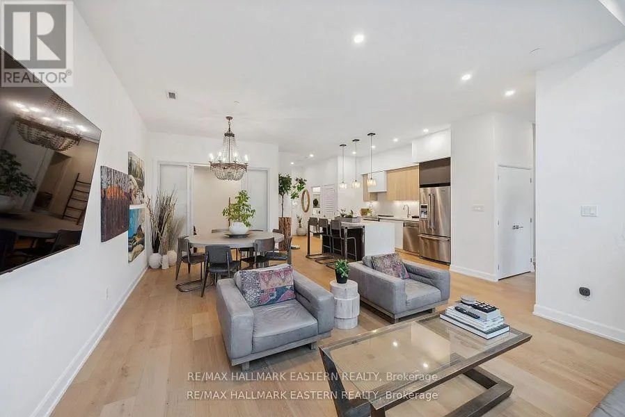 TH 01 - 195 HUNTER STREET E, #TH 01