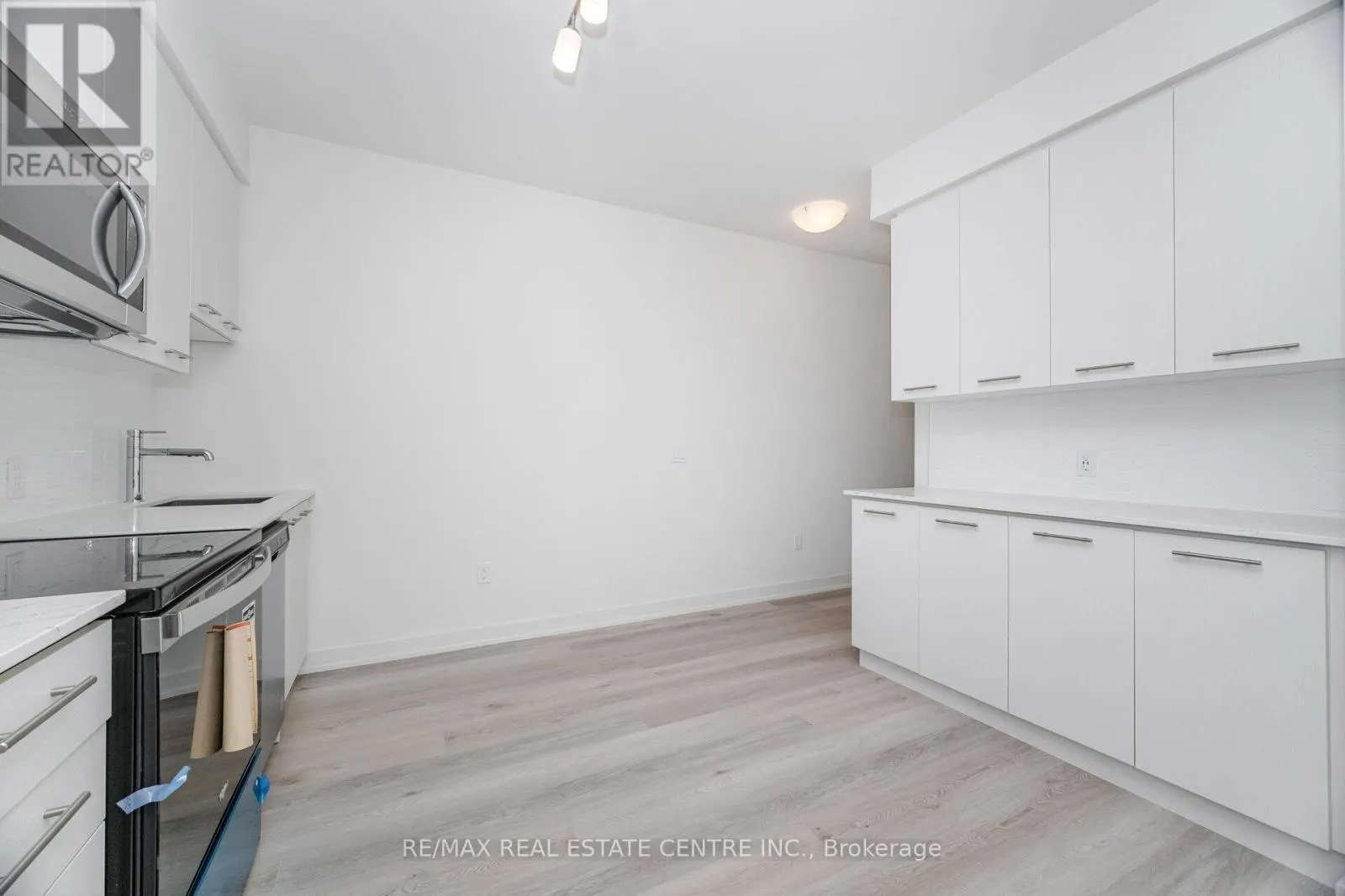 1505 - 385 WINSTON ROAD
