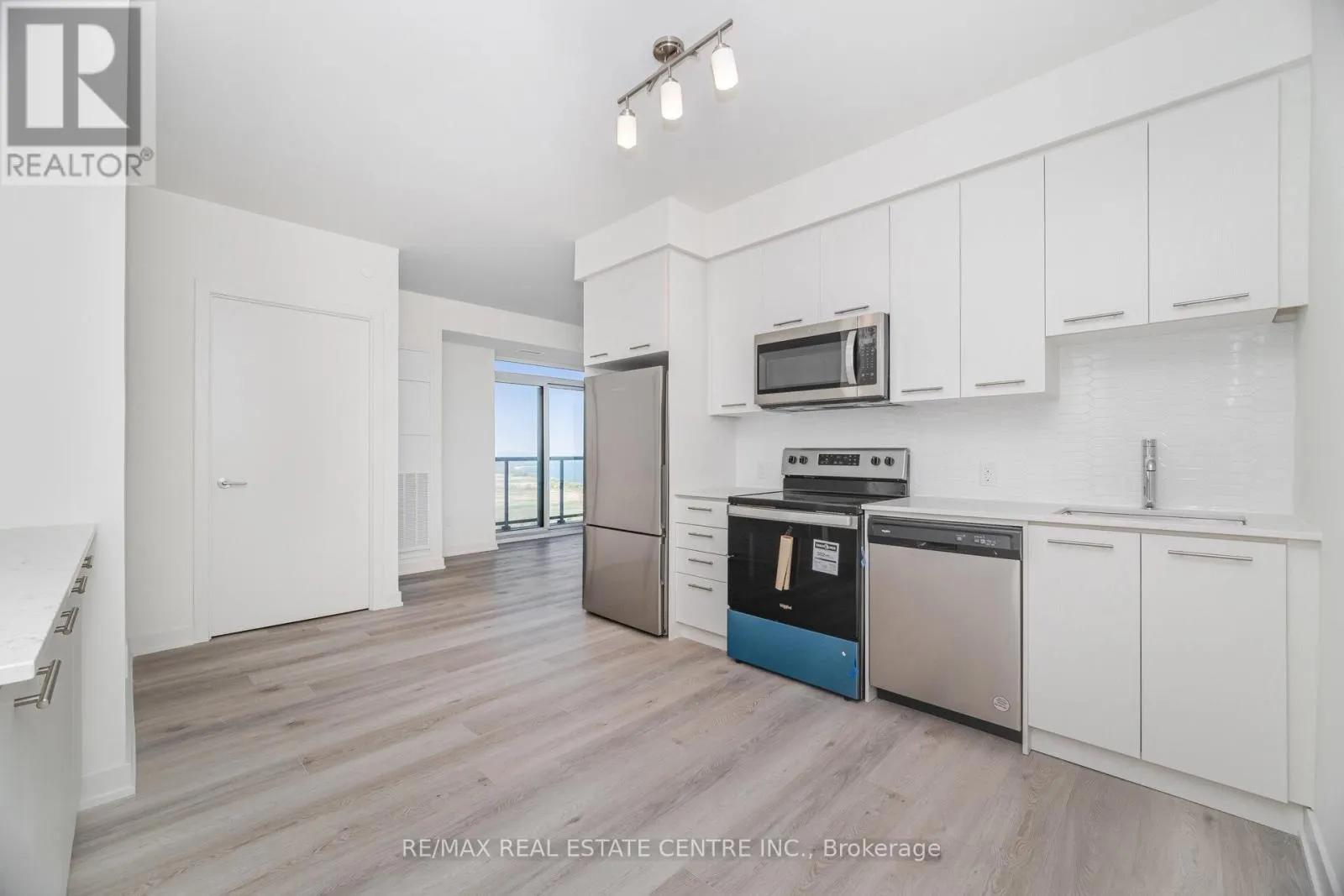 1505 - 385 WINSTON ROAD