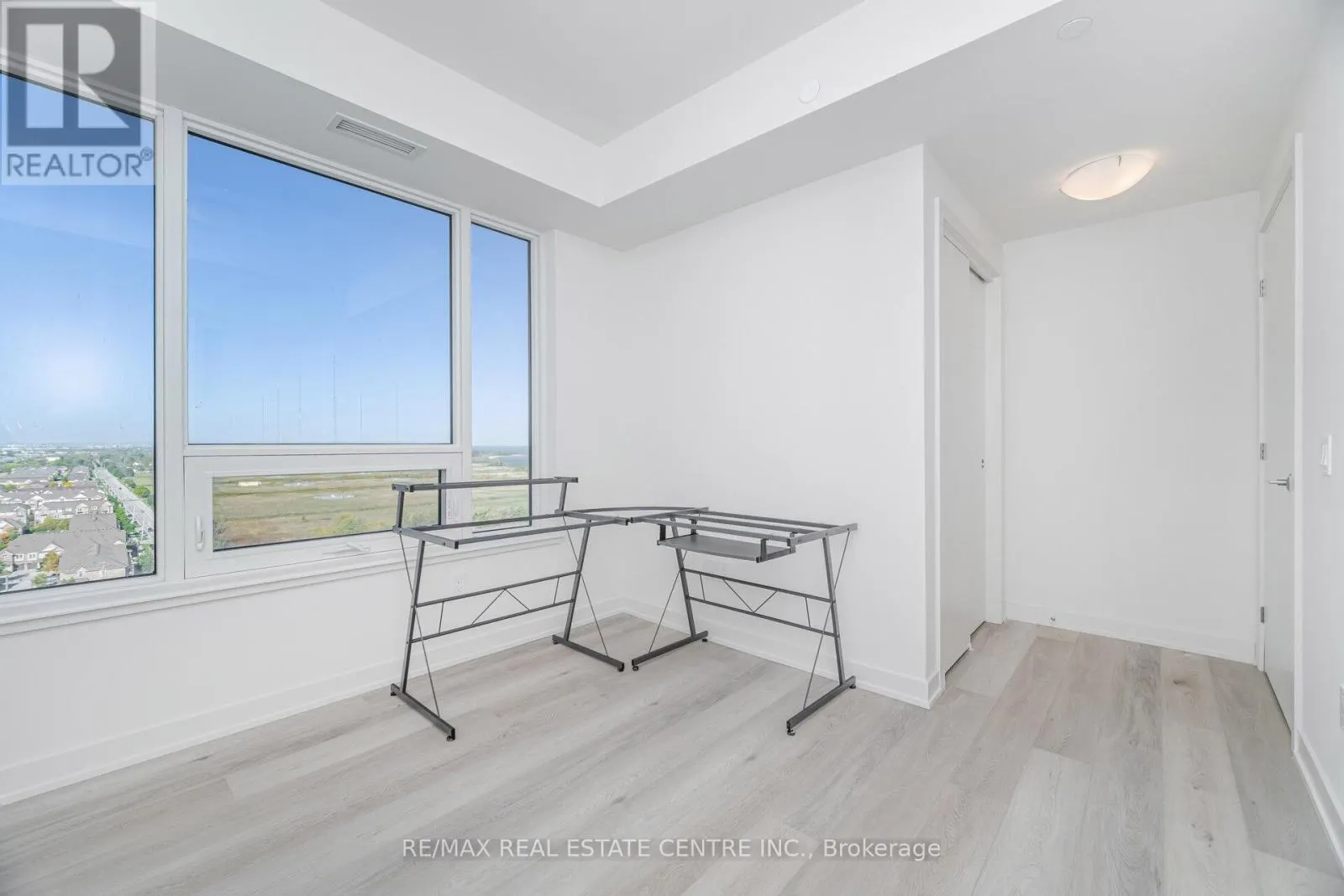1505 - 385 WINSTON ROAD