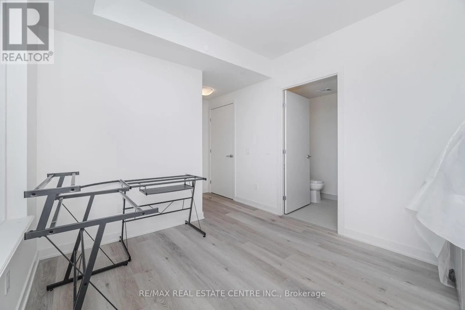 1505 - 385 WINSTON ROAD