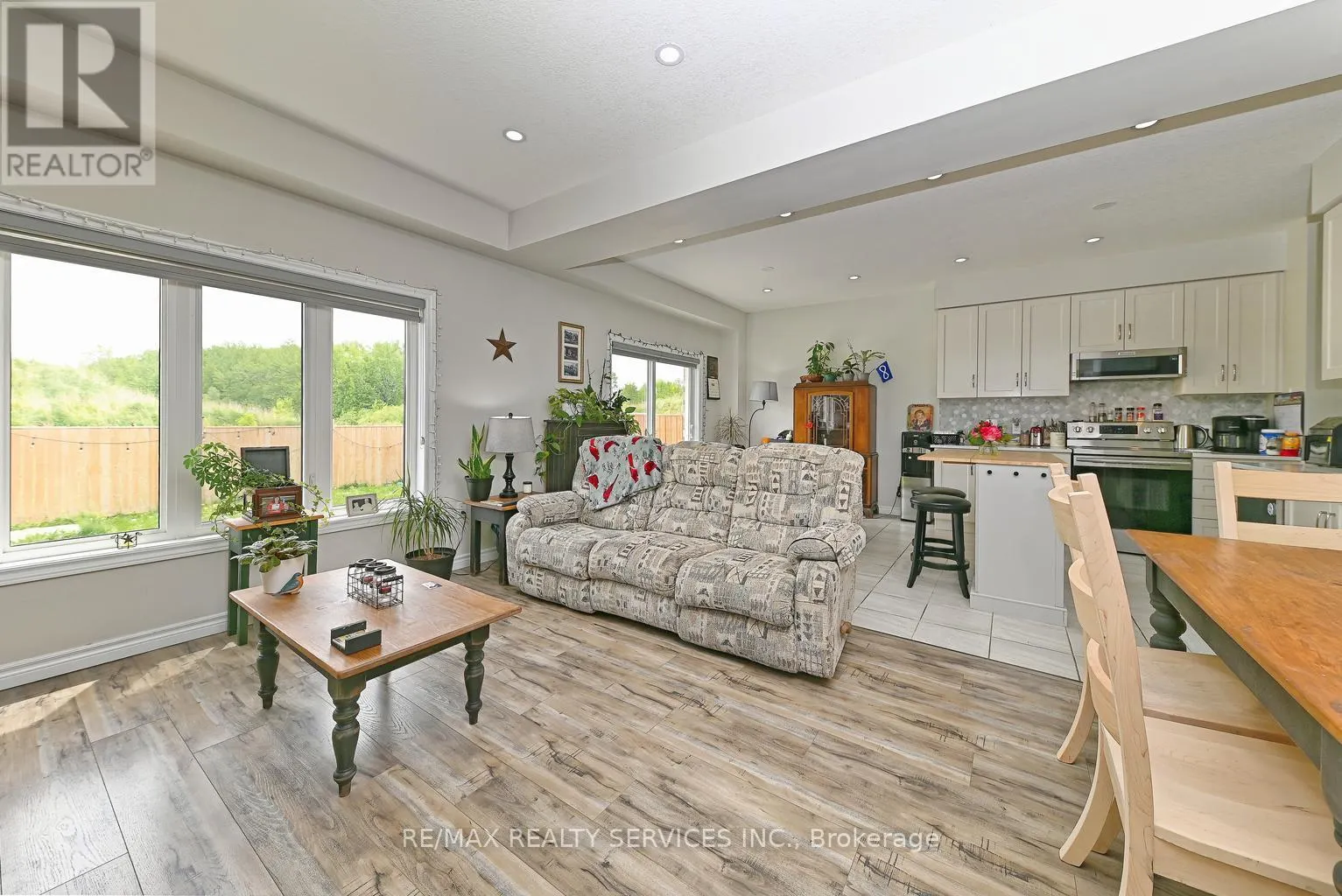 1320 CALAIS DRIVE