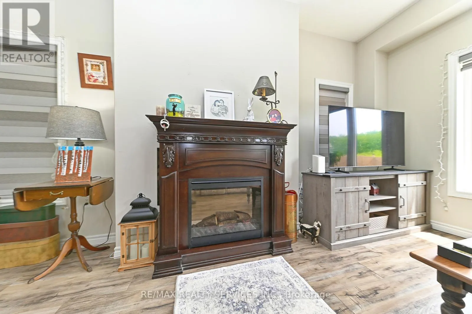 1320 CALAIS DRIVE
