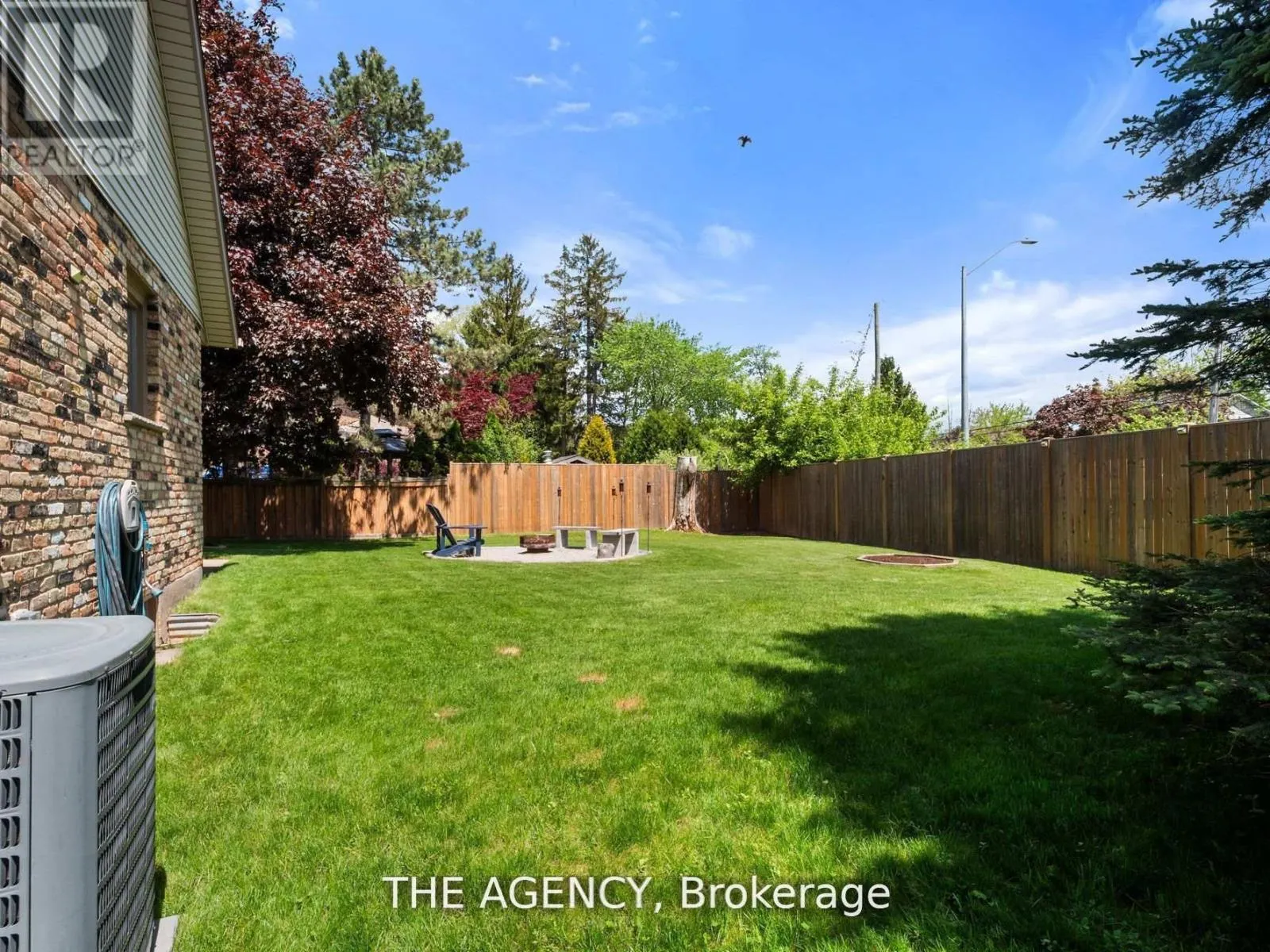 106 SPRUCESIDE CRESCENT