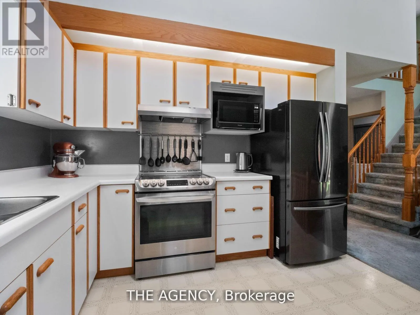 106 SPRUCESIDE CRESCENT