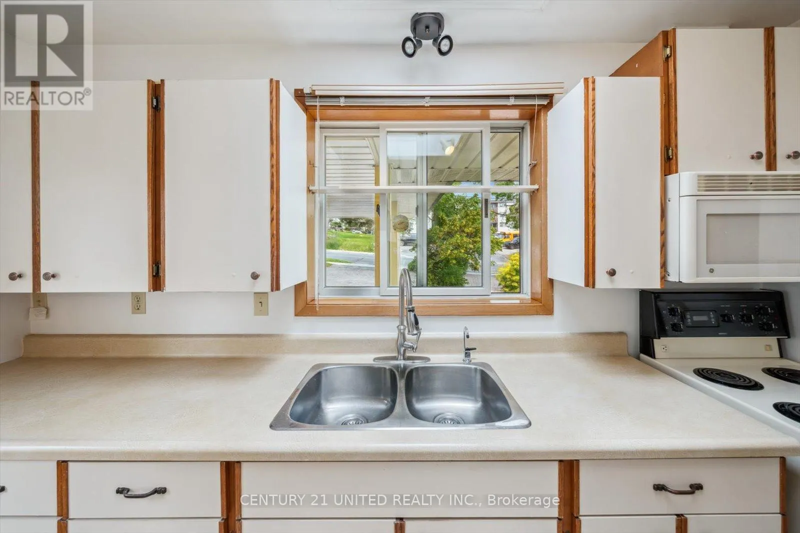 411 HIGHLAND ROAD