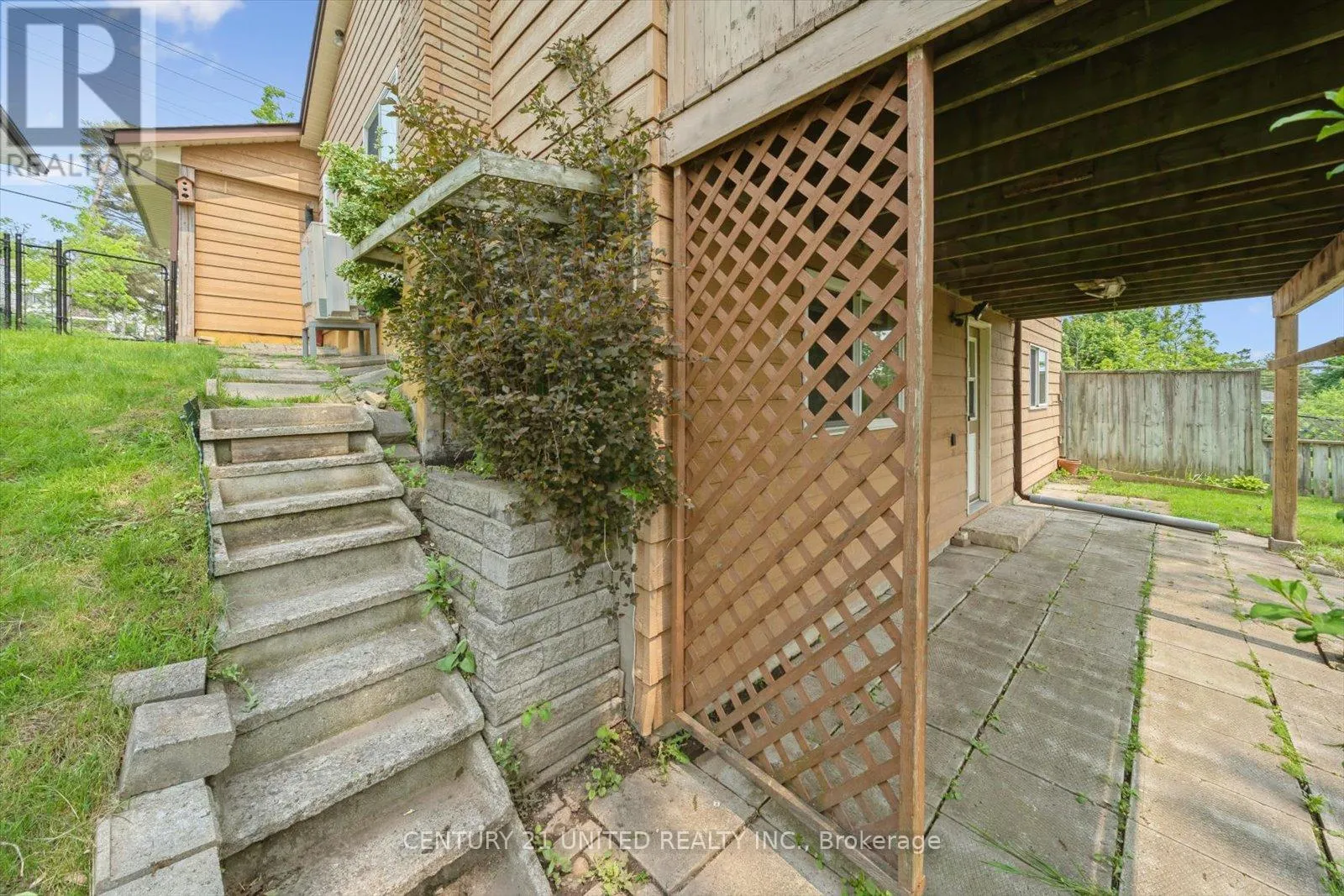 411 HIGHLAND ROAD