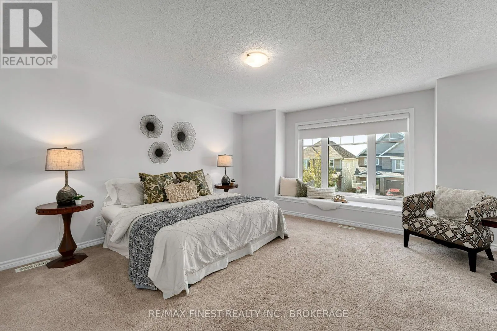 516 SAVANNAH COURT