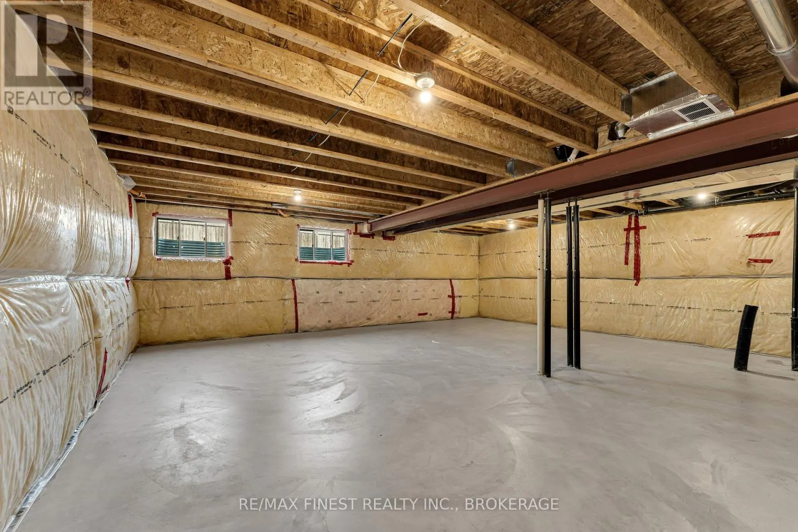 516 SAVANNAH COURT