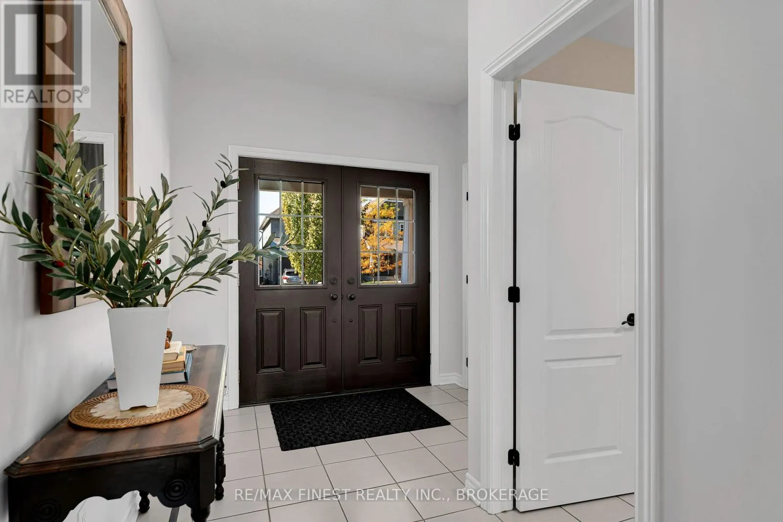 516 SAVANNAH COURT