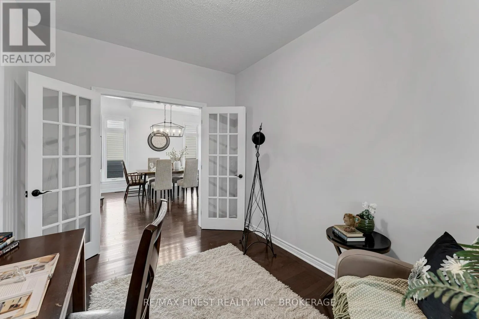 516 SAVANNAH COURT