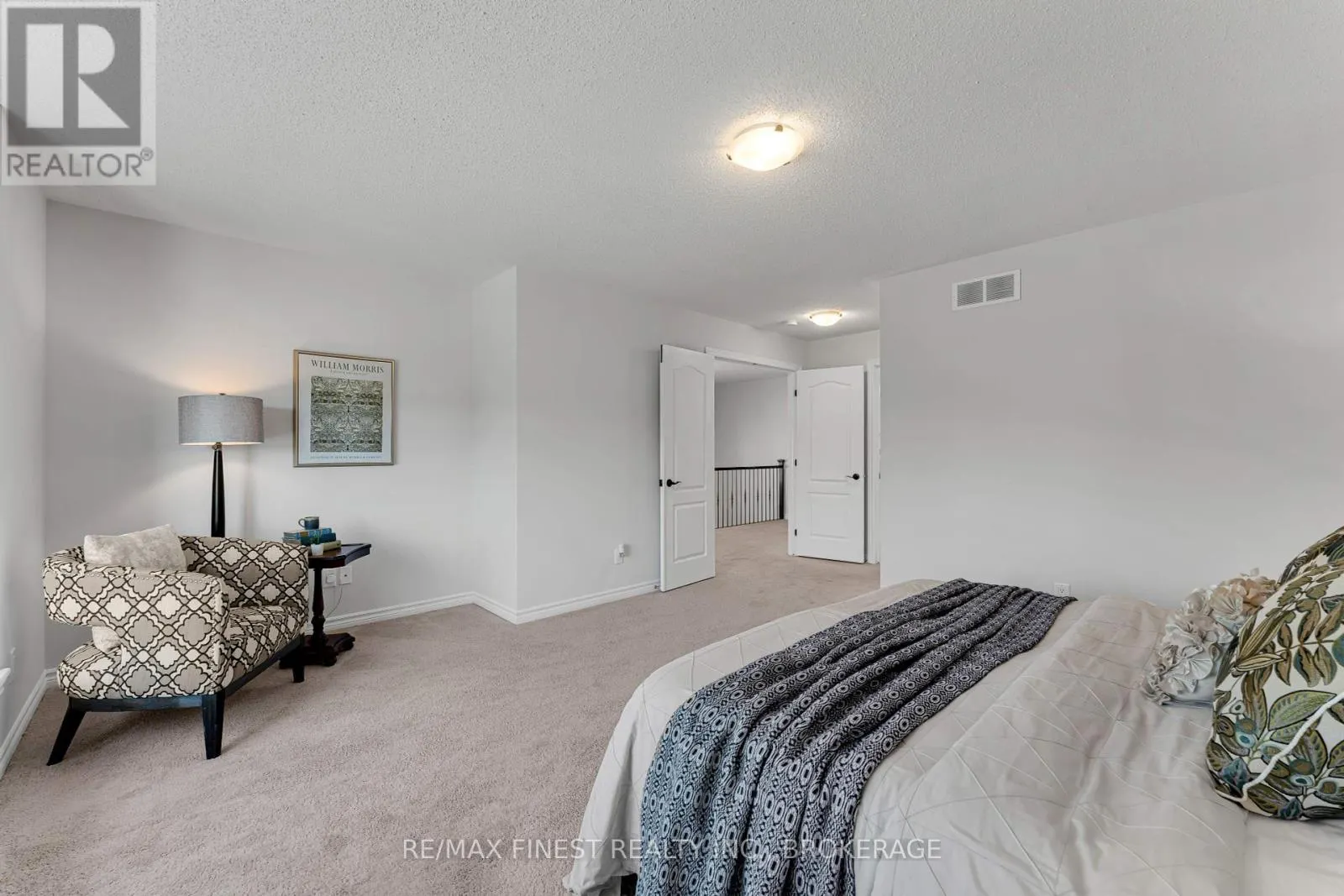 516 SAVANNAH COURT