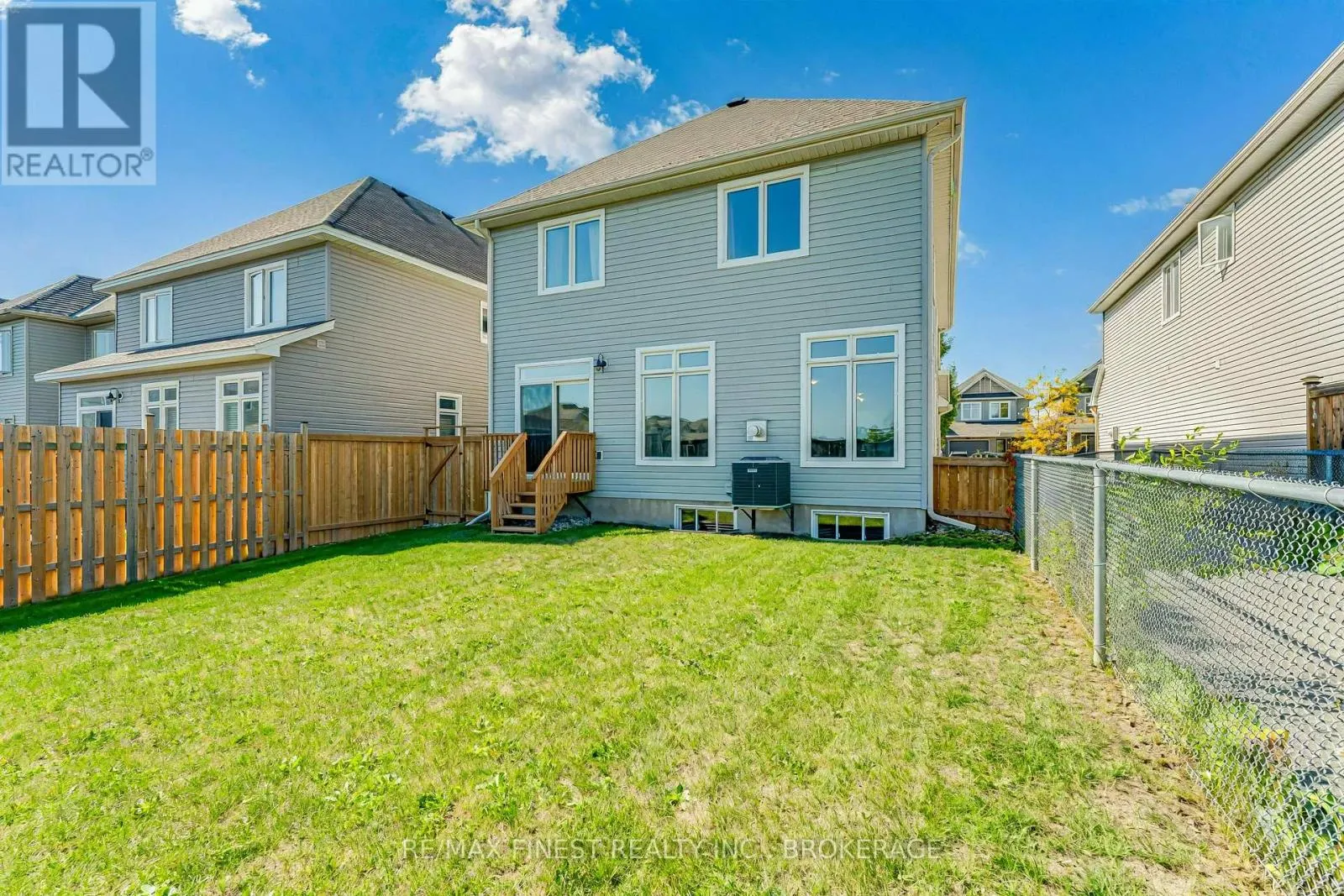 516 SAVANNAH COURT
