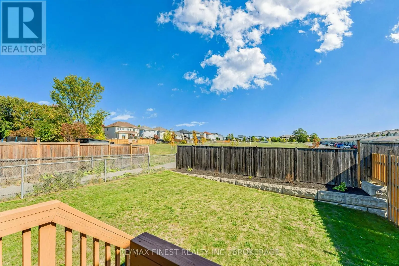 516 SAVANNAH COURT
