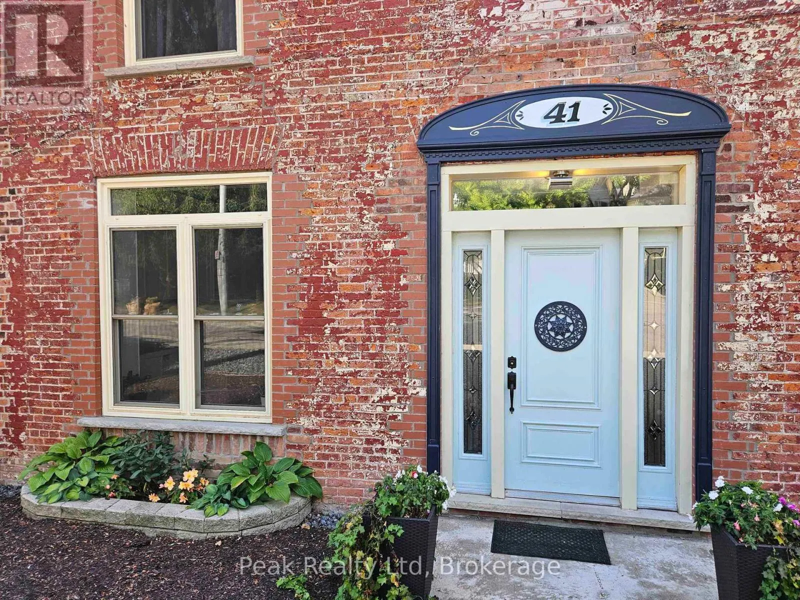 41 DOUGLAS STREET