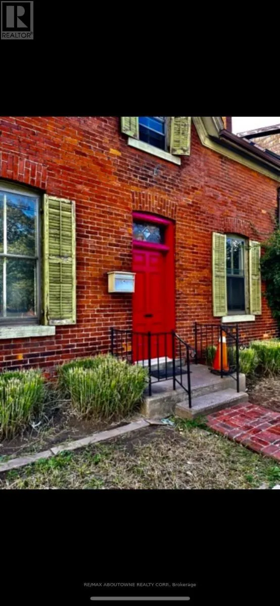 70 WELLINGTON STREET S