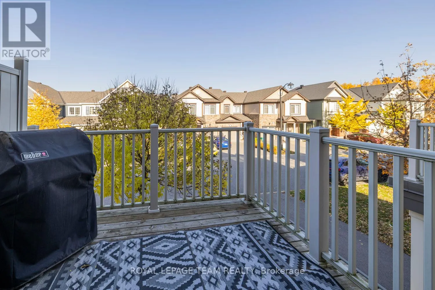 552 FOXLIGHT CIRCLE