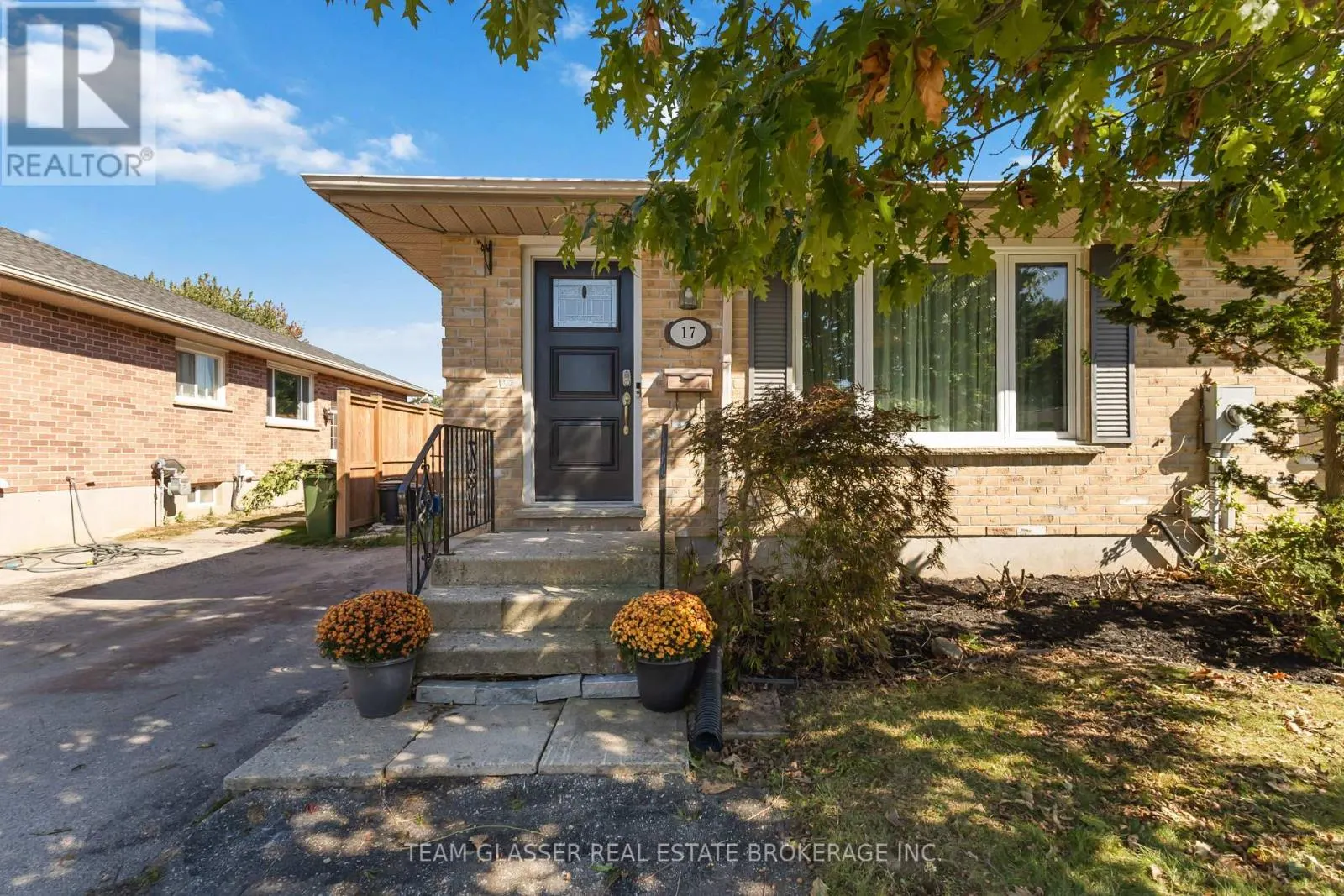 17 CARRIE CRESCENT