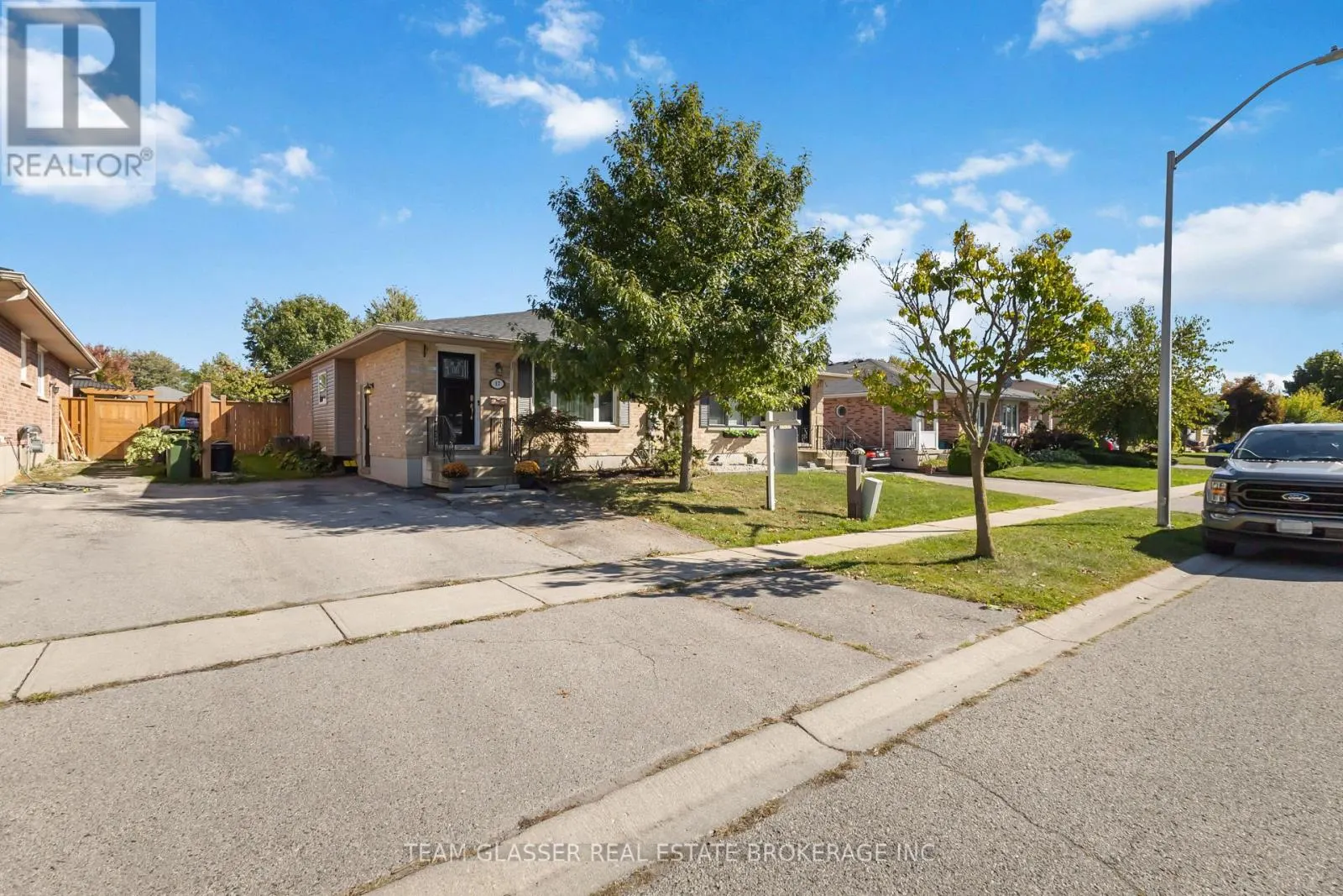 17 CARRIE CRESCENT