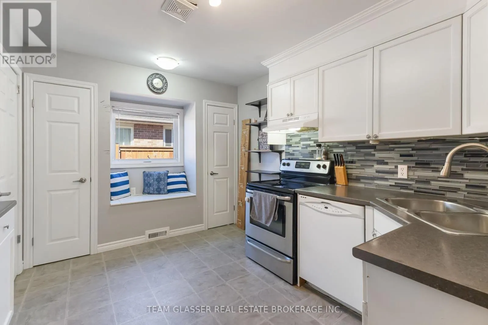 17 CARRIE CRESCENT
