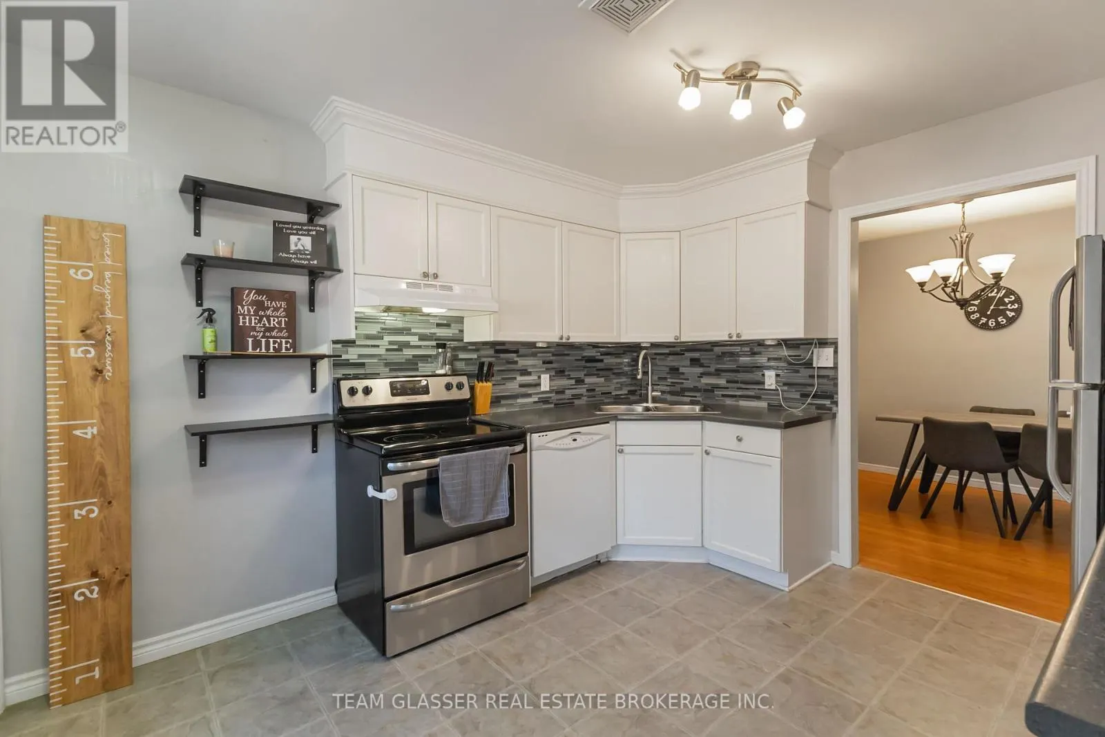 17 CARRIE CRESCENT