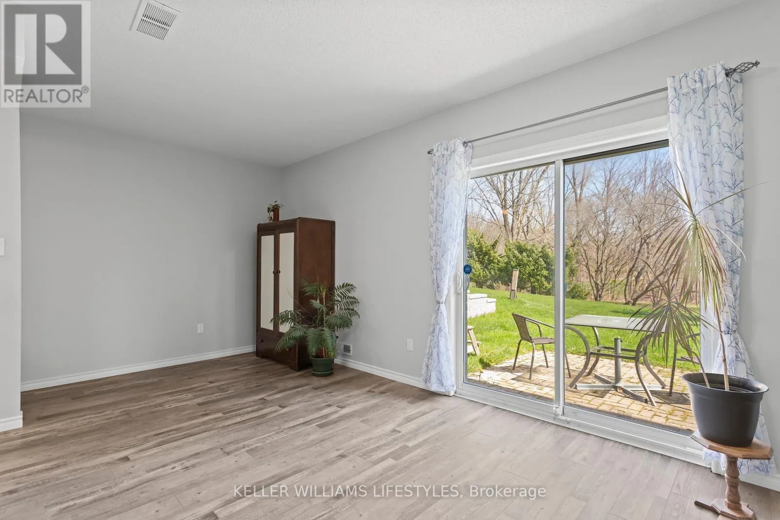 23 - 536 THIRD STREET, #23