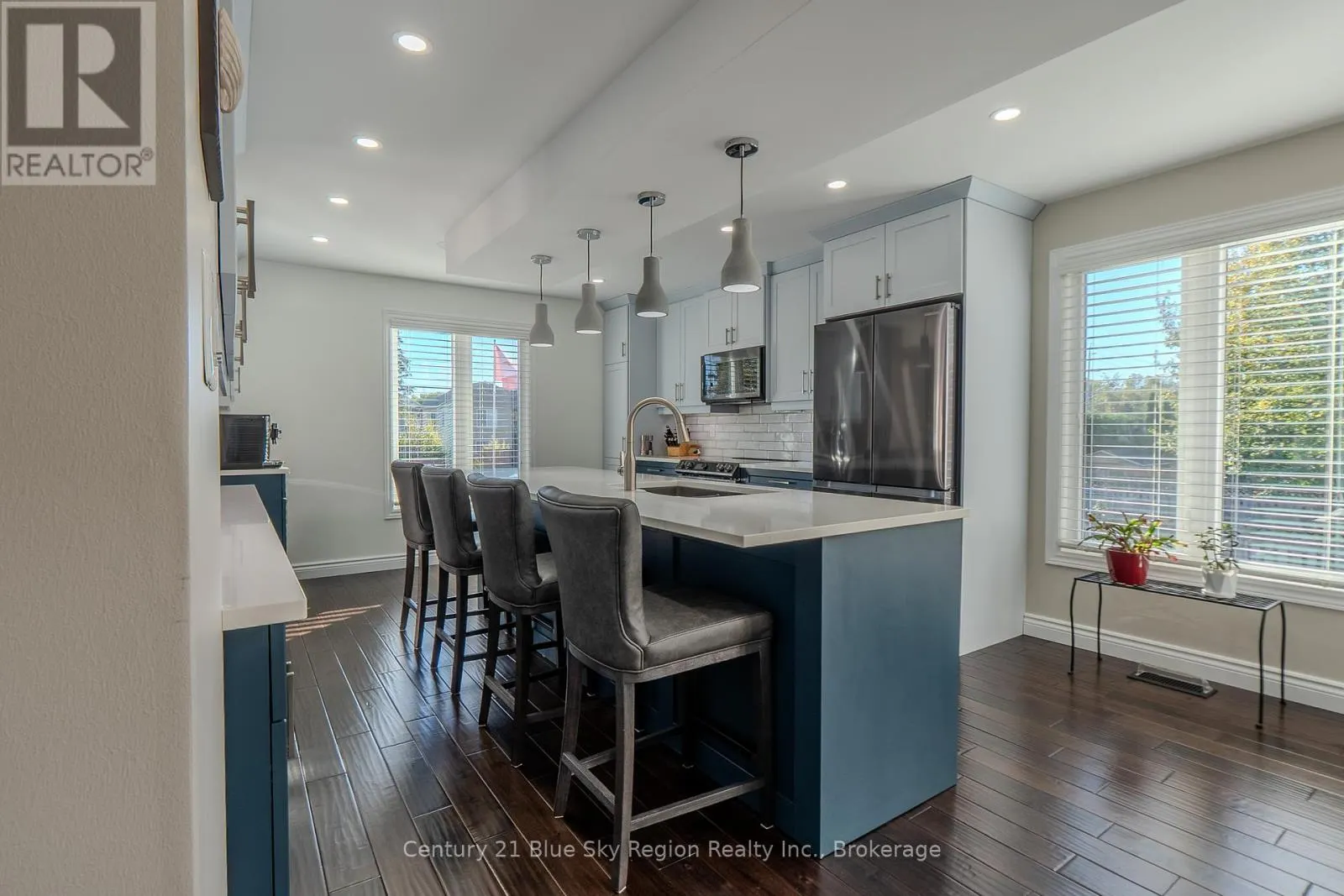 120 CLOVERBRAE CRESCENT