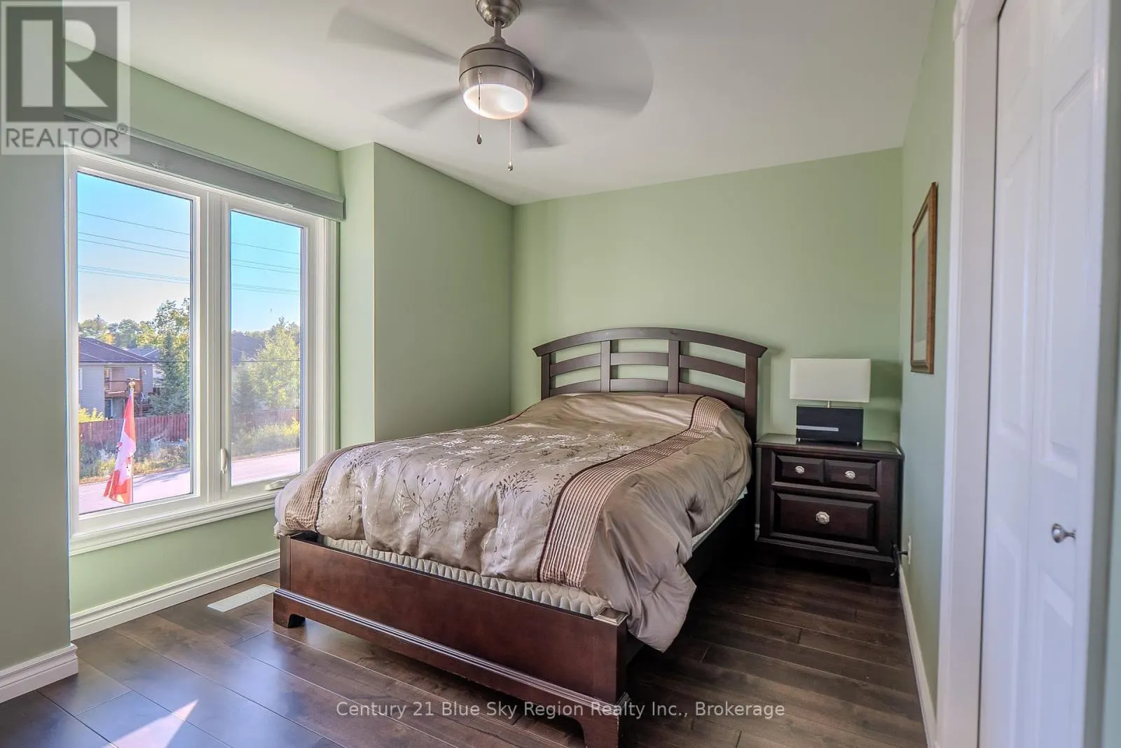 120 CLOVERBRAE CRESCENT