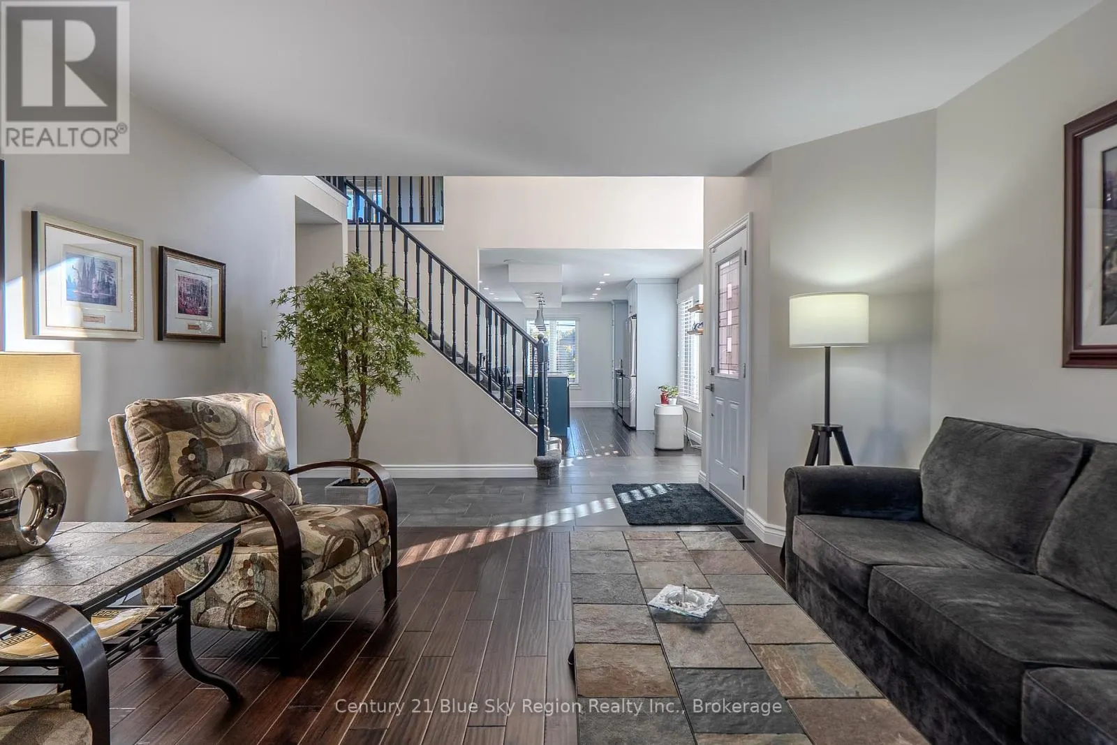 120 CLOVERBRAE CRESCENT