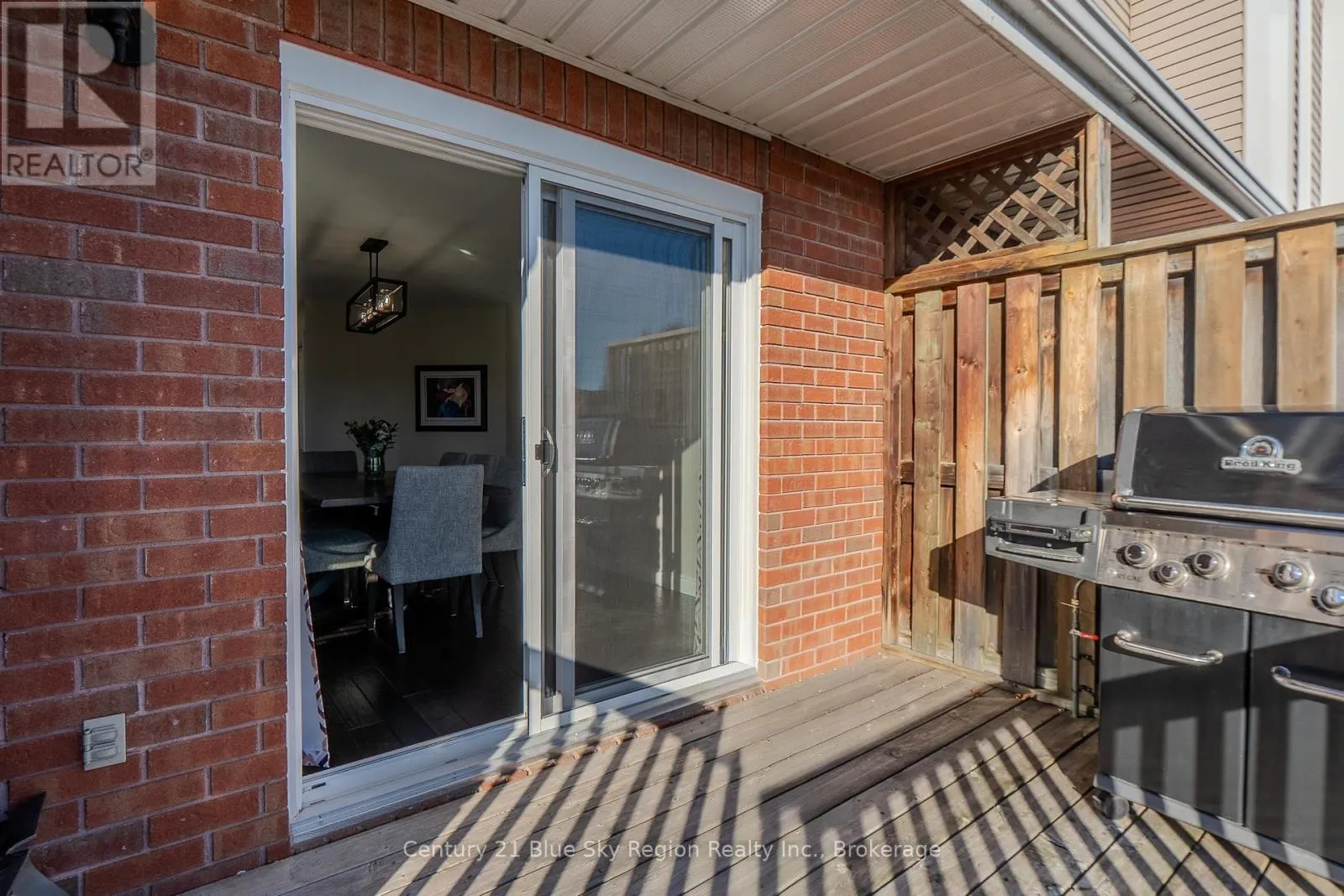 120 CLOVERBRAE CRESCENT