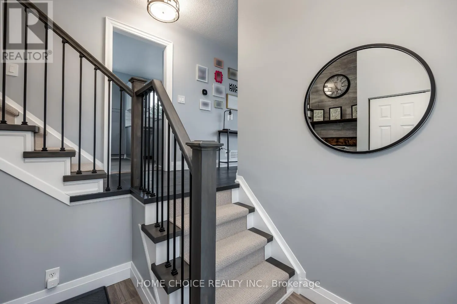 961 CURTIS CRESCENT
